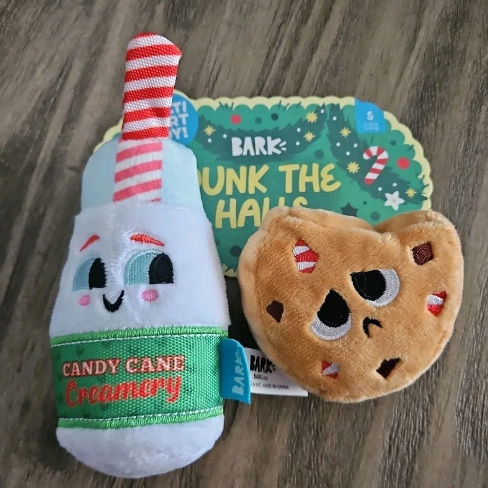 Bark Box Small Dunk the Halls Plush Dog Toy Crazy Crinkle Disc Squeakers New
